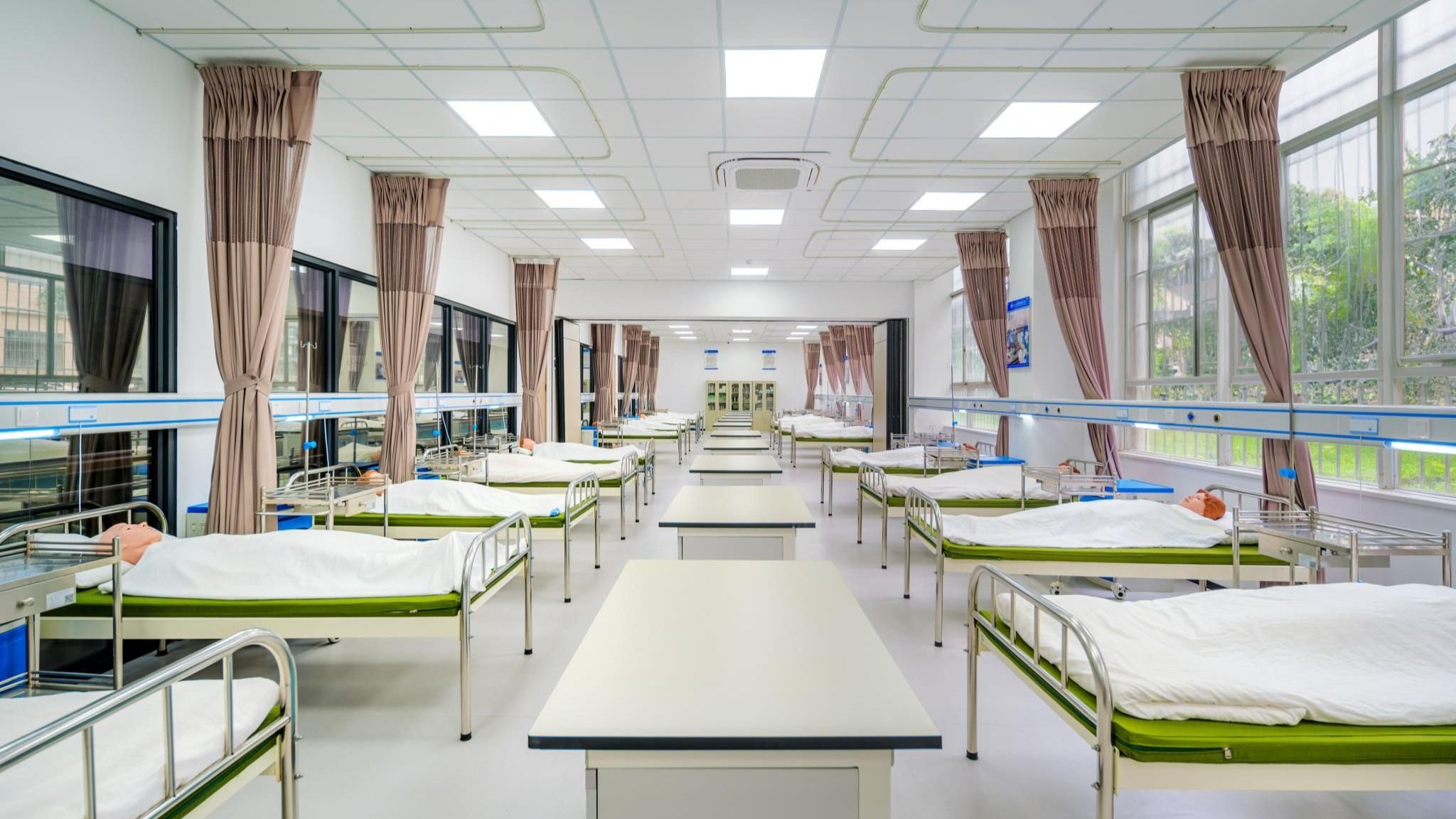 广西医科大学到广西西甲考察调研成人高等教育招生管理工作