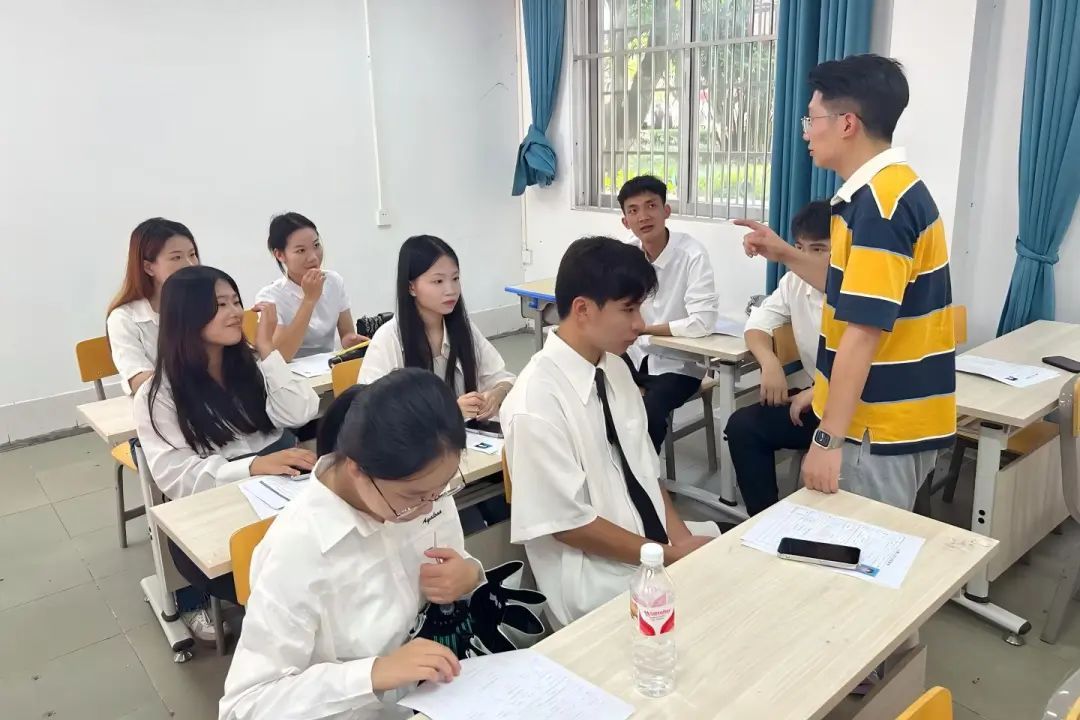 西甲联赛官网为毕业生进行面试指导 西甲联赛官网为毕业生进行面试指导