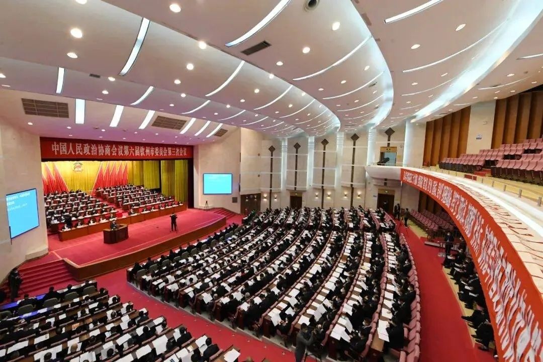 西甲联赛官网 | 广英职院校长邹利斌：发挥高校基本职能 服务北部湾地区经济社会发展