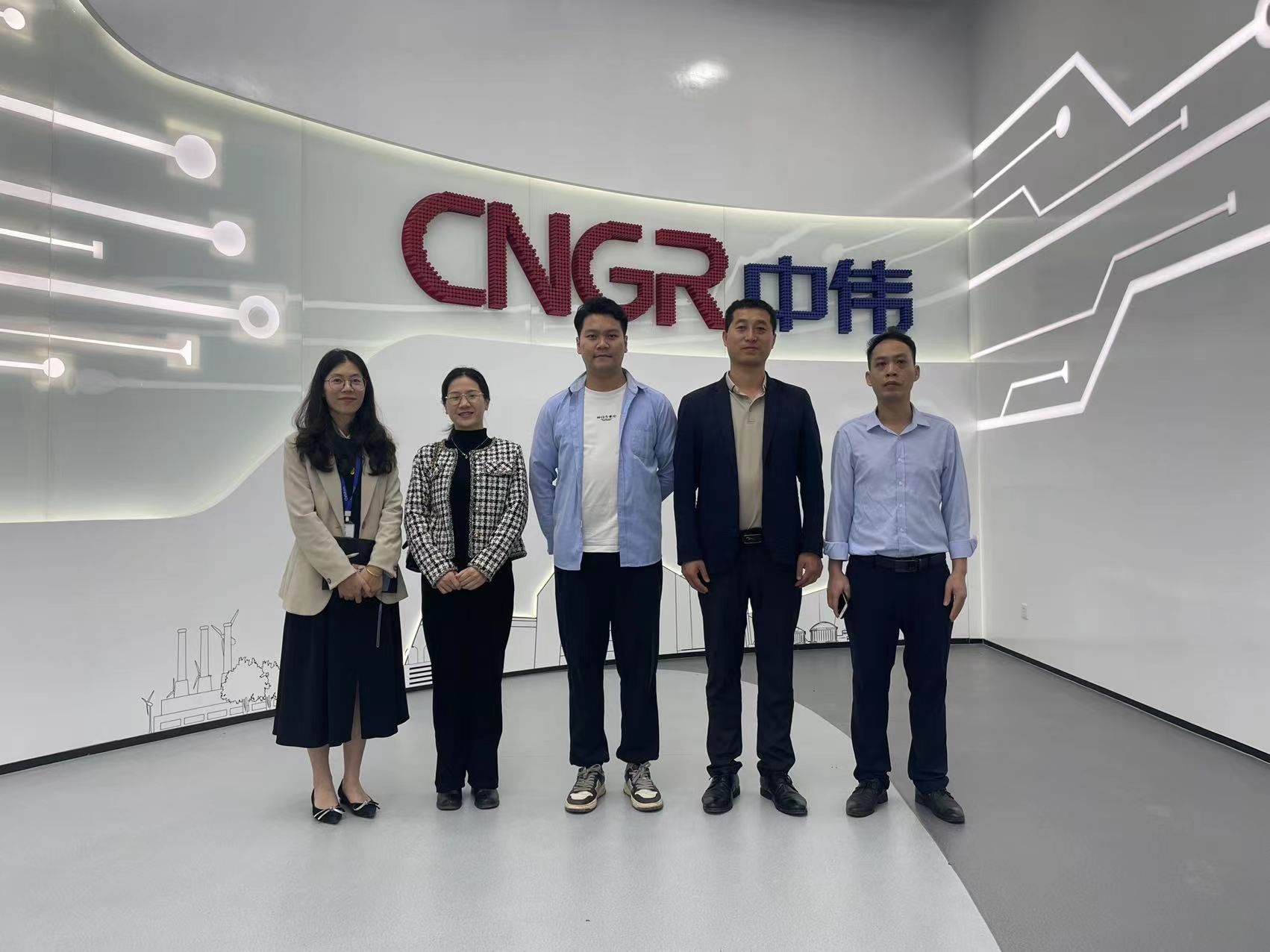 企业领导与老师合照 企业领导与老师合照