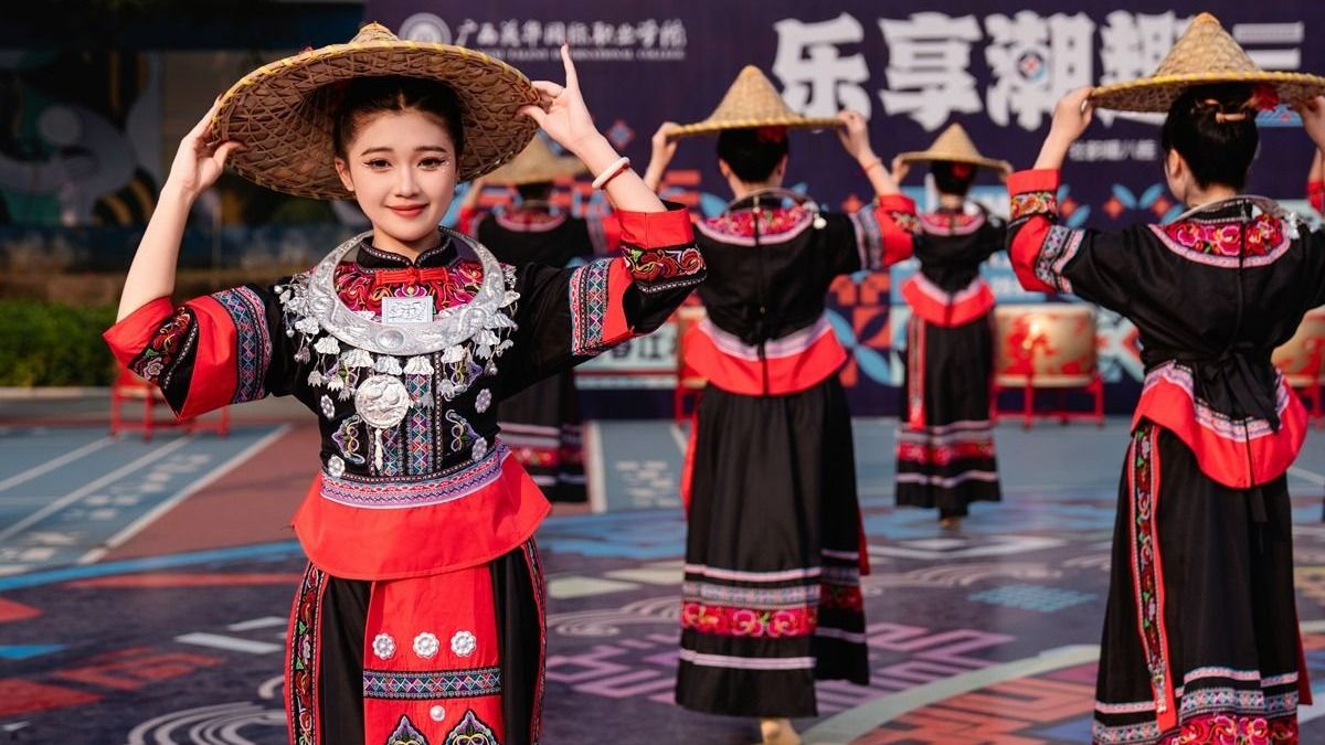 广西西甲“三月三”：非遗盛宴，青春华章