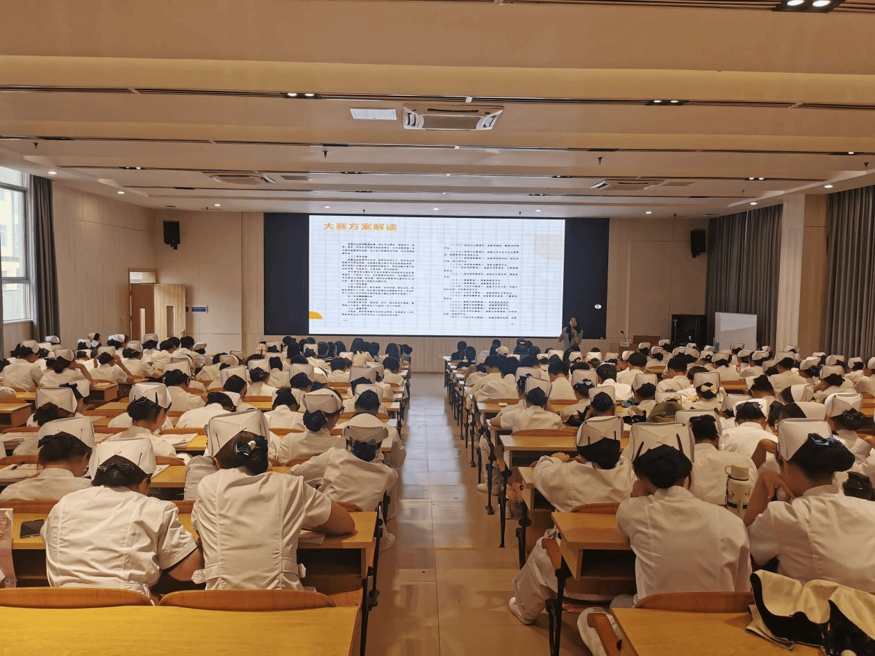 大健康学院邀请何晓彬专家到校指导国赛备赛 共筑技能提升新台阶