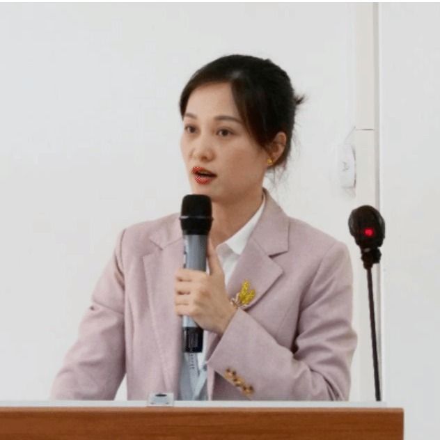  陆远英