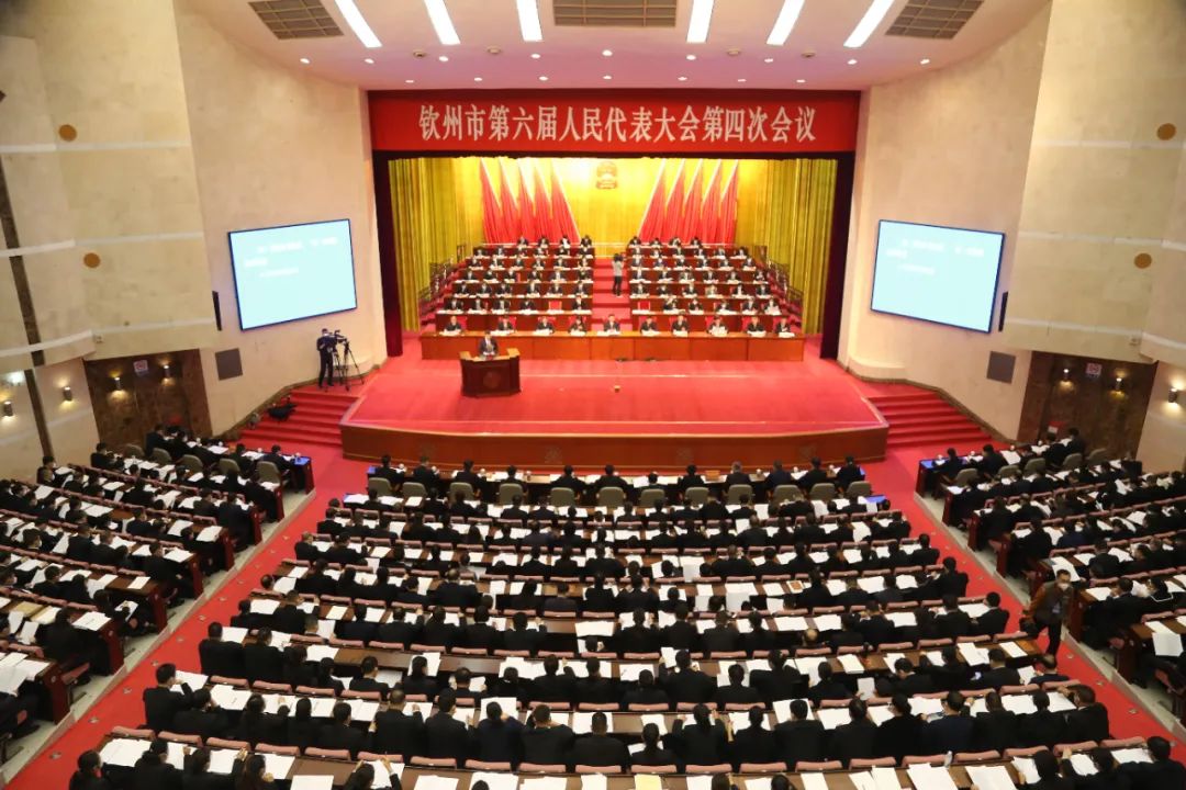 西甲联赛官网 | 广英职院校长邹利斌：发挥高校基本职能 服务北部湾地区经济社会发展