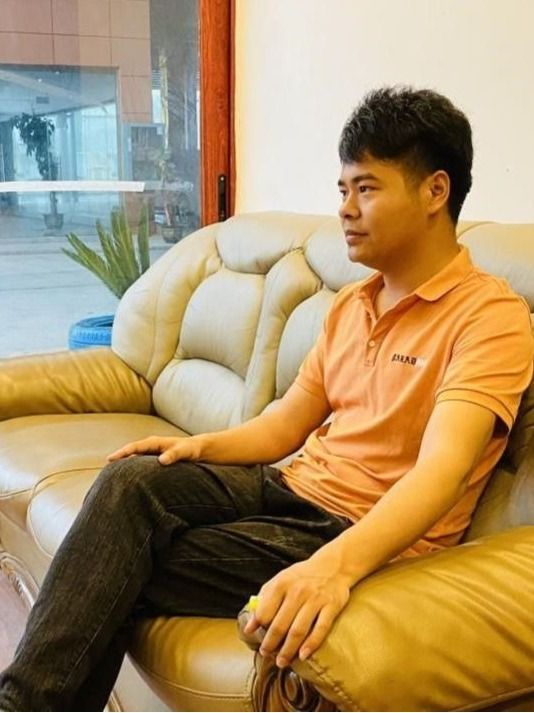 李世康