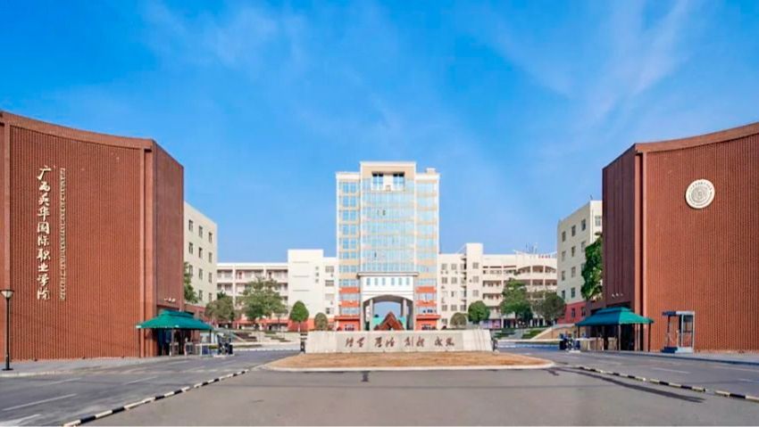 在西甲，我实现了大学版“向往的生活”！